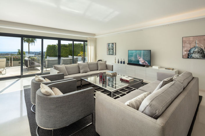 Image No.8-5 Bed Property for sale