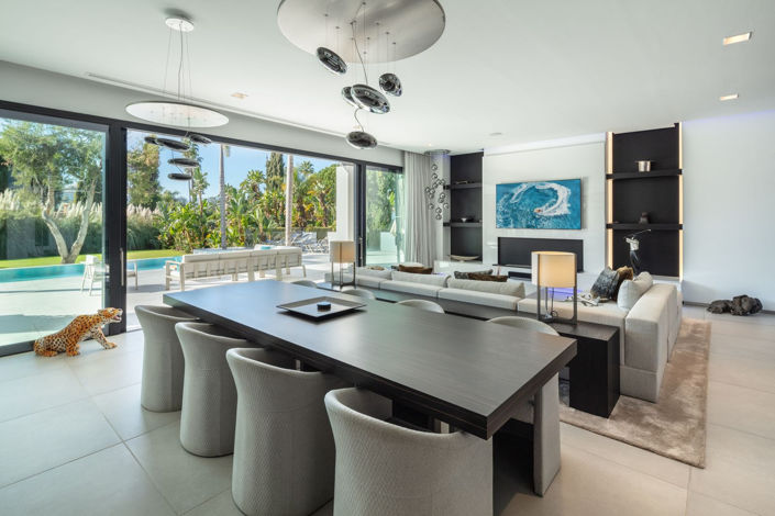 Image No.13-5 Bed Property for sale