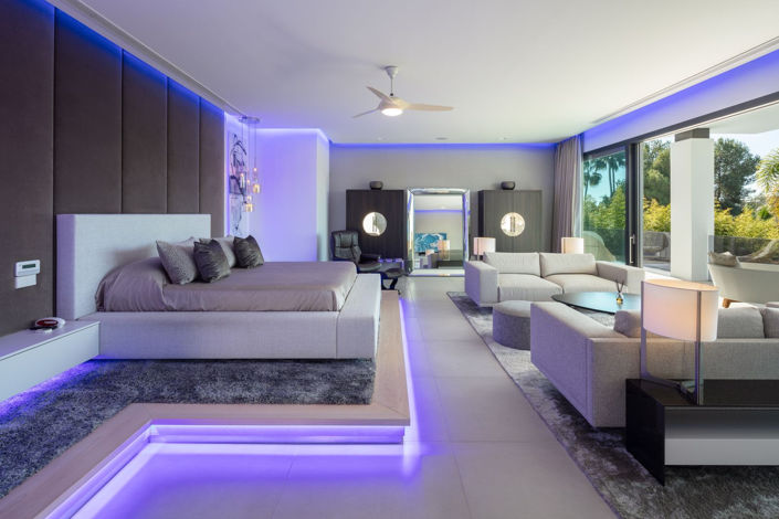 Image No.15-5 Bed Property for sale