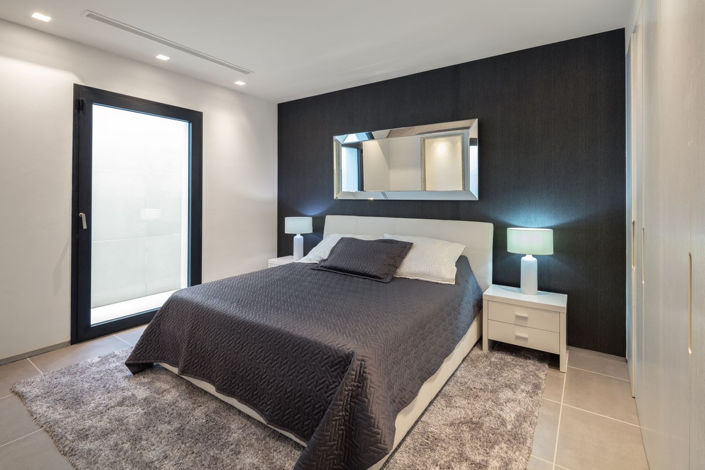 Image No.24-5 Bed Property for sale