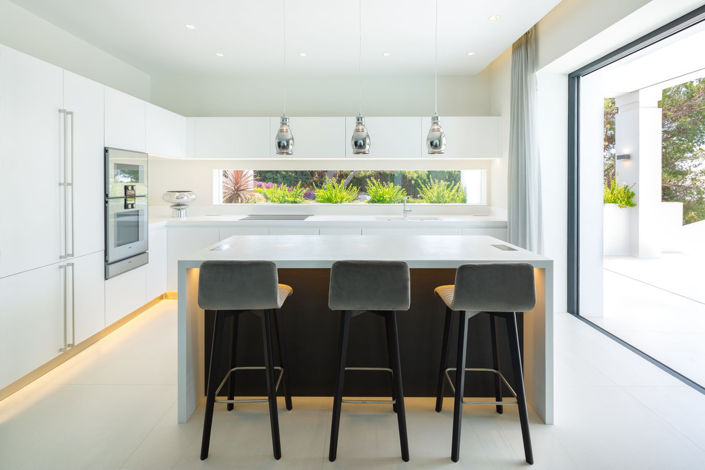 Image No.12-5 Bed Property for sale