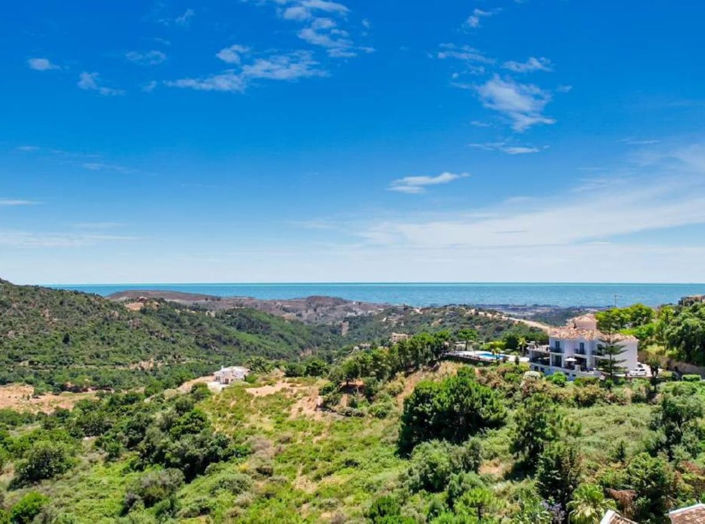 Image No.4-4 Bed Property for sale