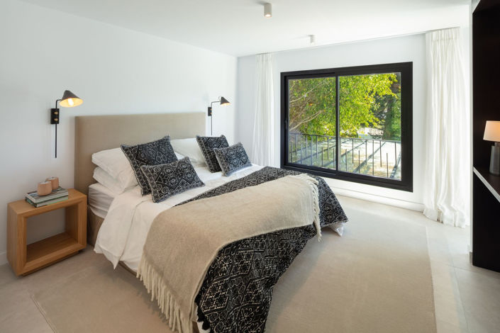 Image No.14-4 Bed Property for sale