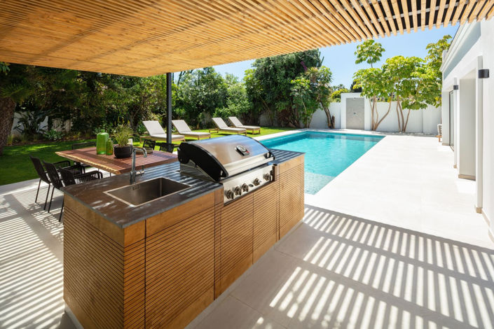 Image No.2-4 Bed Property for sale