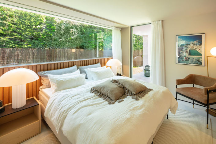 Image No.2-4 Bed Property for sale