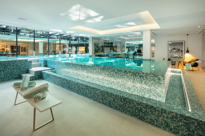 Image No.12-6 Bed Property for sale