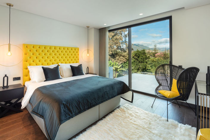 Image No.5-6 Bed Property for sale