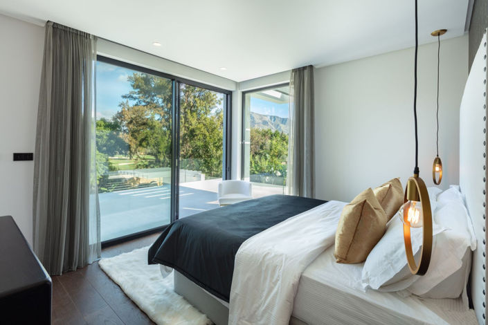 Image No.7-6 Bed Property for sale