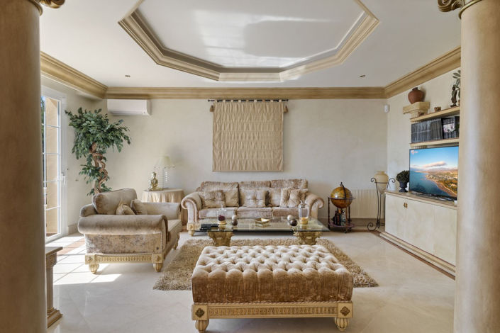 Image No.11-5 Bed Property for sale