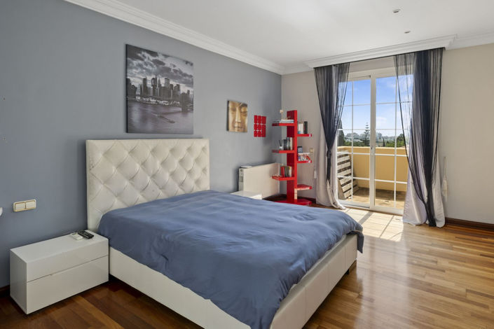 Image No.6-5 Bed Property for sale