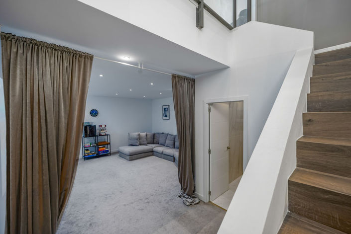 Image No.21-4 Bed Property for sale