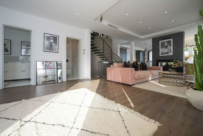 Image No.25-4 Bed Property for sale