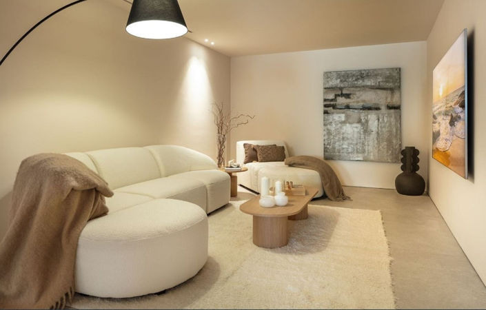 Image No.10-5 Bed Property for sale