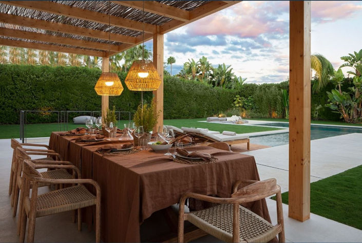 Image No.12-5 Bed Property for sale