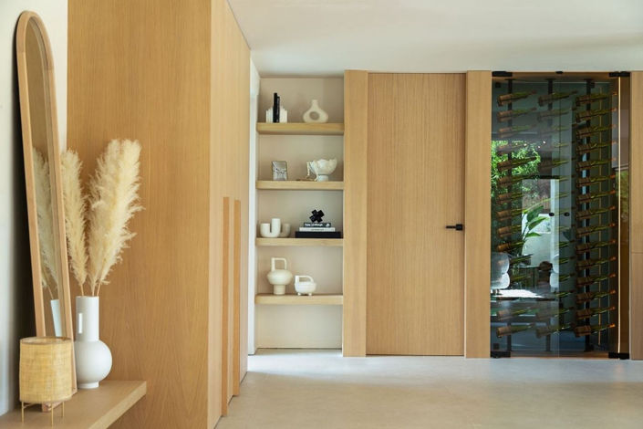 Image No.14-5 Bed Property for sale