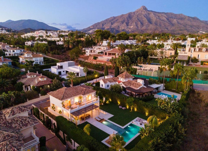 Image No.16-5 Bed Property for sale