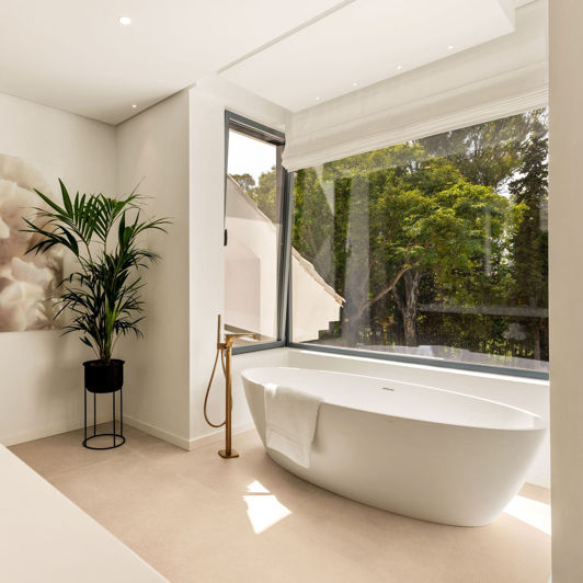 Image No.7-5 Bed Property for sale