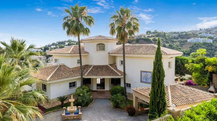 Image No.2-6 Bed Property for sale