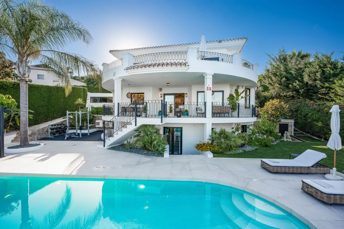 Image No.1-5 Bed Property for sale
