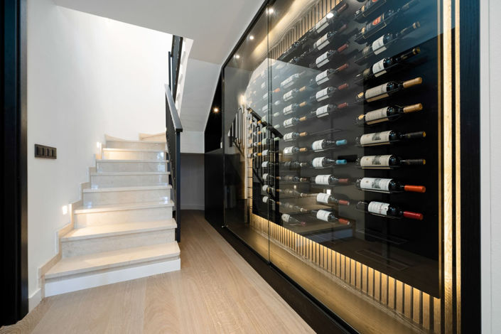 Image No.11-5 Bed Property for sale