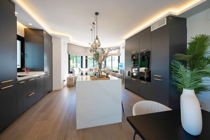 Image No.6-5 Bed Property for sale