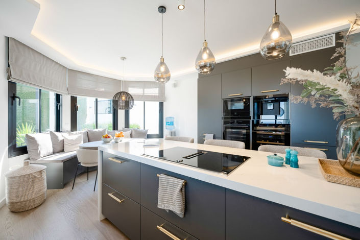 Image No.9-5 Bed Property for sale