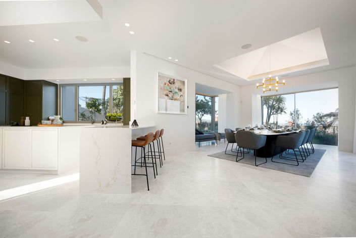 Image No.10-7 Bed Property for sale