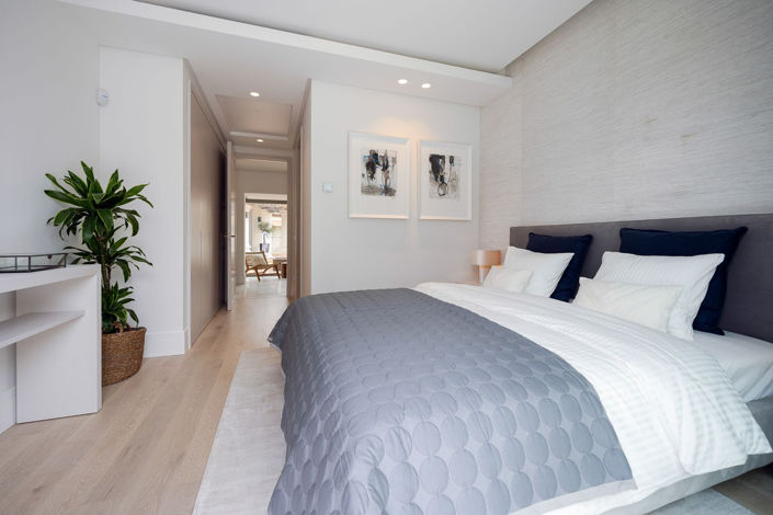 Image No.12-7 Bed Property for sale