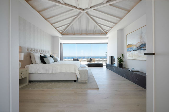 Image No.16-7 Bed Property for sale