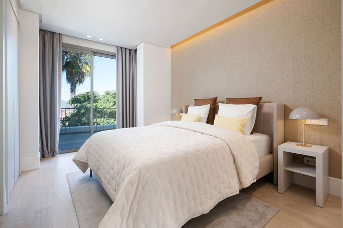 Image No.18-7 Bed Property for sale