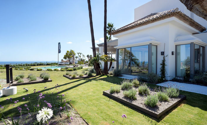 Image No.20-7 Bed Property for sale