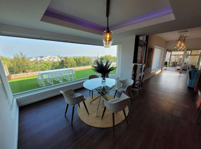 Image No.12-4 Bed Property for sale