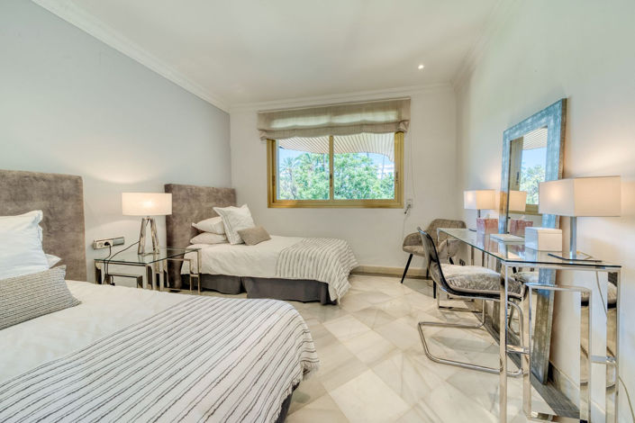 Image No.11-3 Bed Property for sale