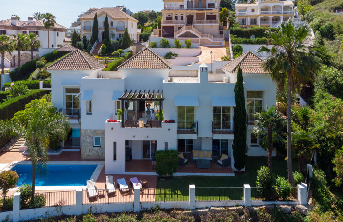 Image No.1-4 Bed Property for sale