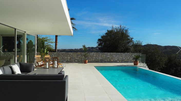 Image No.1-4 Bed Property for sale