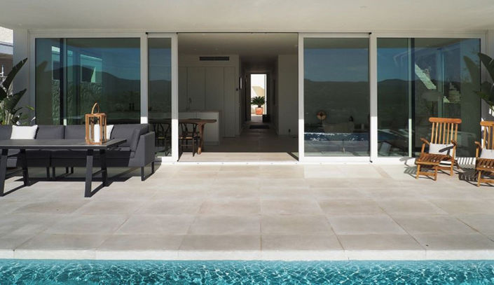 Image No.4-4 Bed Property for sale