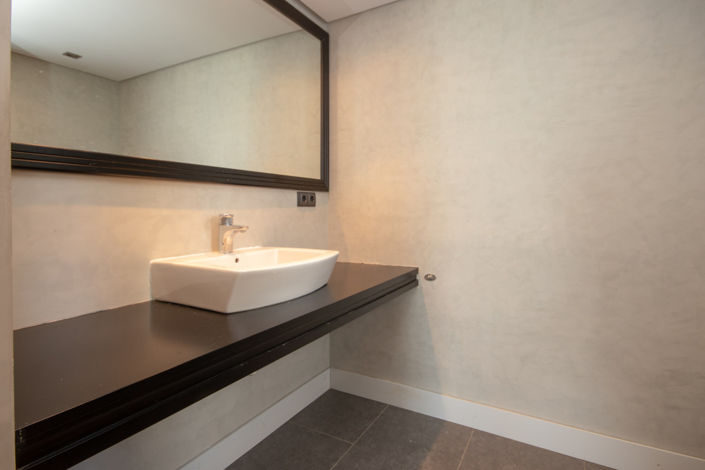 Image No.17-4 Bed Property for sale