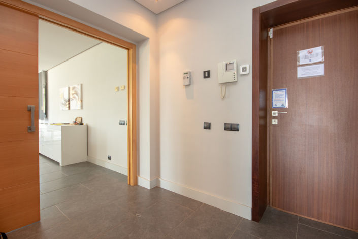 Image No.20-4 Bed Property for sale