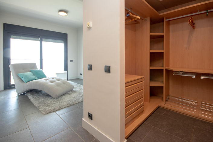 Image No.33-4 Bed Property for sale