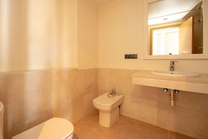 Image No.35-4 Bed Property for sale