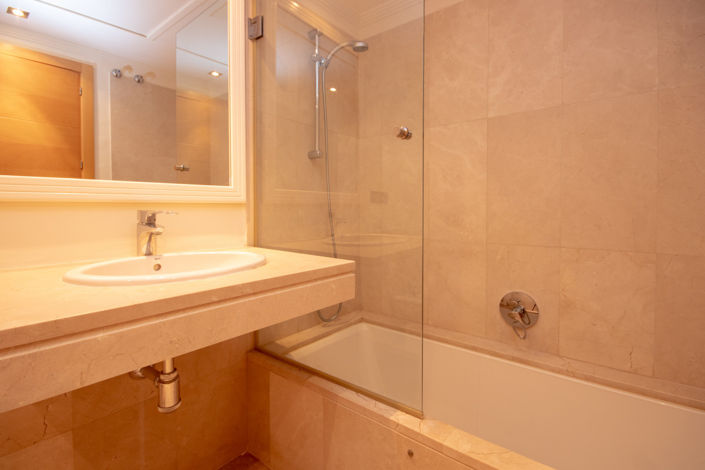 Image No.36-4 Bed Property for sale