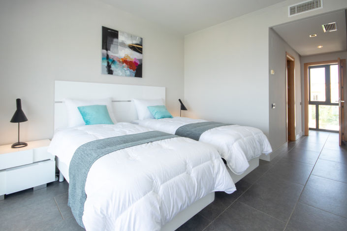 Image No.37-4 Bed Property for sale