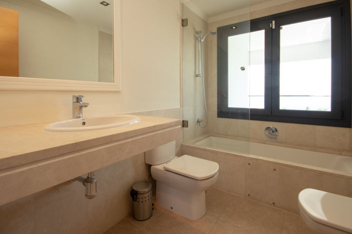 Image No.38-4 Bed Property for sale