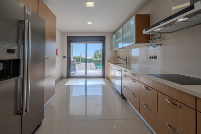 Image No.61-4 Bed Property for sale