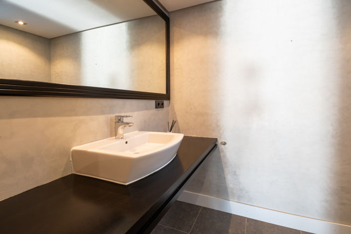 Image No.66-4 Bed Property for sale