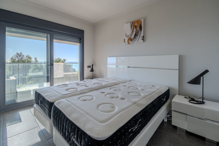 Image No.73-4 Bed Property for sale