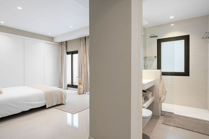 Image No.29-5 Bed Property for sale