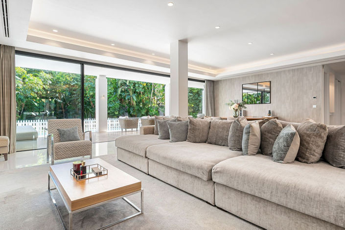 Image No.4-5 Bed Property for sale