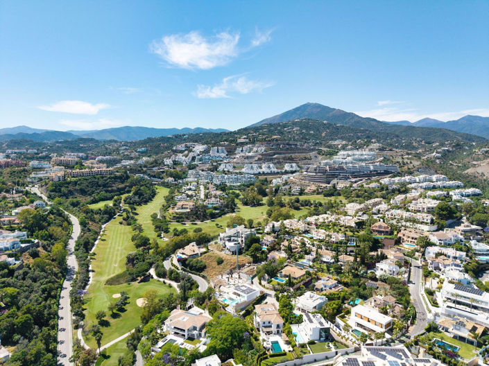 Image No.58-5 Bed Property for sale