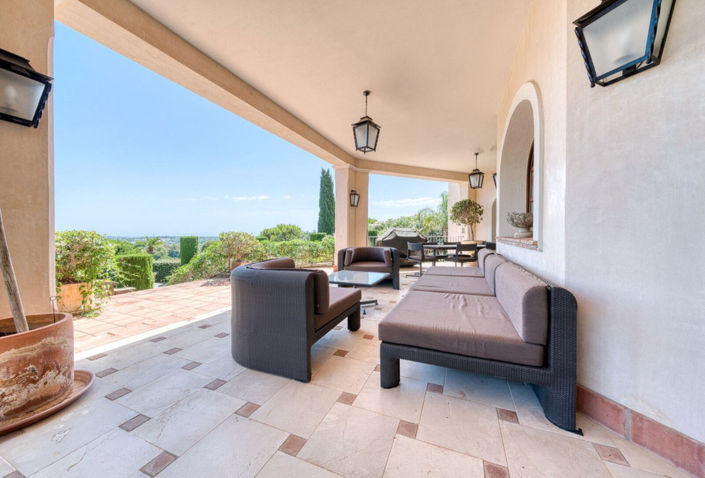 Image No.14-5 Bed Property for sale